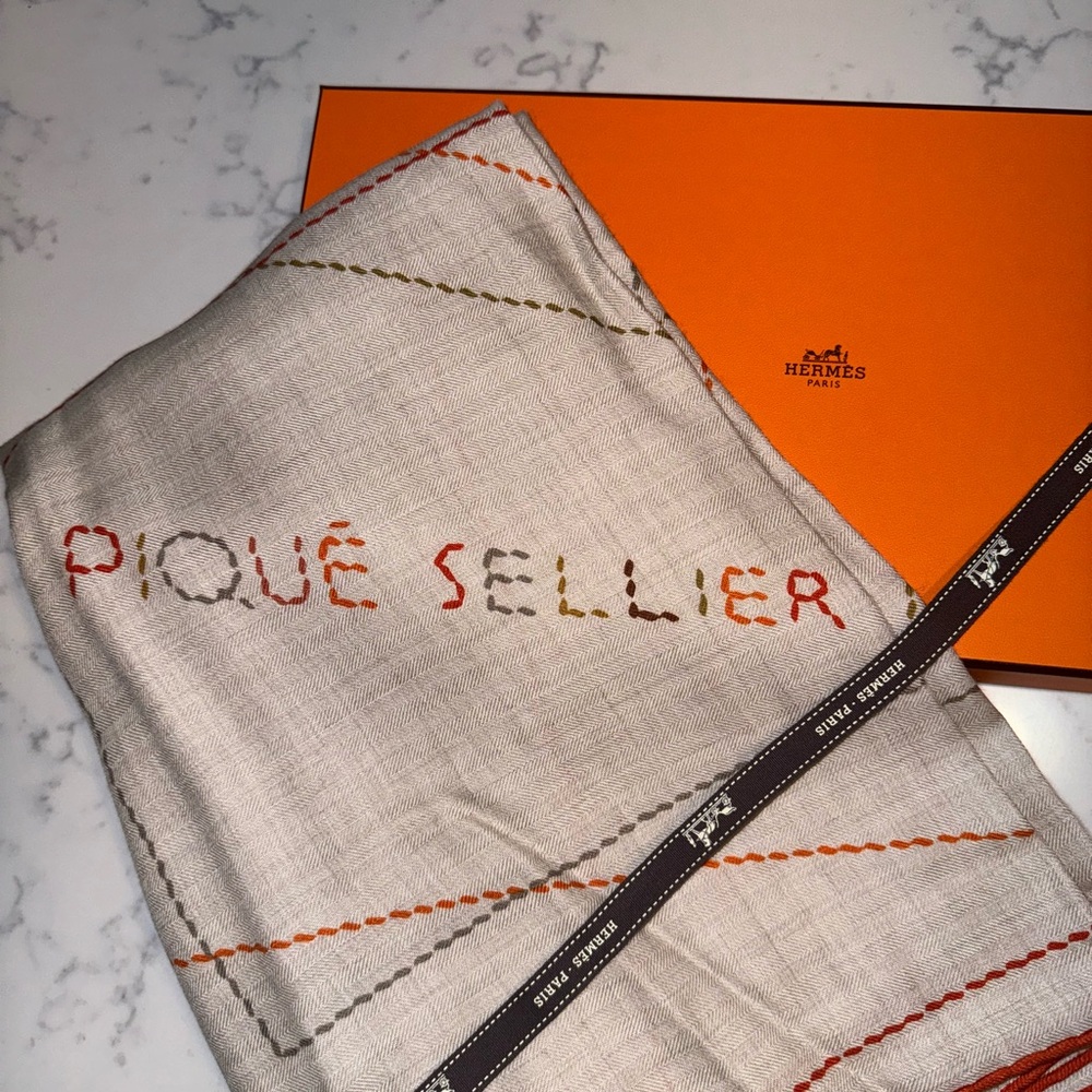 Hermes Pique Seller Shawl 140 BRAND NEW